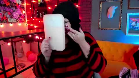 Mary online show from September 29, 9:08 pm