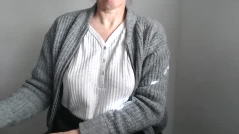 Maryil online show from December 29, 10:56 am