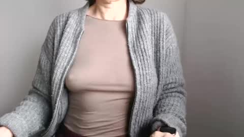 Maryil online show from January 17, 3:43 pm