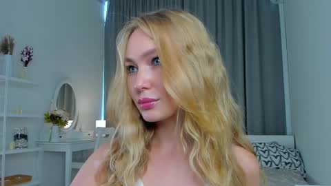 Hannah 3 online show from September 20, 9:10 am