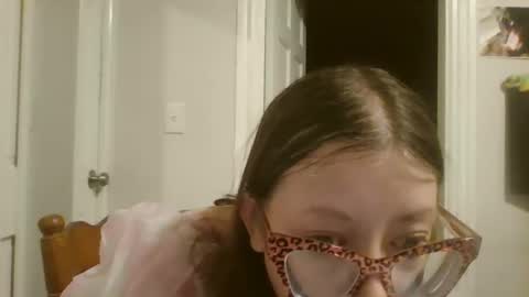 Snapshot of maryjaneflowers chatting on December 16, 10:29 am maryjaneflowers online show from December 16, 10:29 am