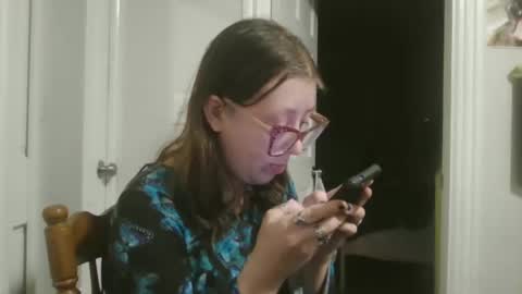 Snapshot of maryjaneflowers chatting on December 17, 10:01 am maryjaneflowers online show from December 17, 10:01 am