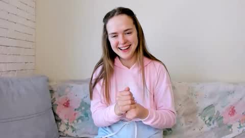 Snapshot of marylee_21 chatting on February 23, 8:33 am Mari online show from February 23, 8:33 am