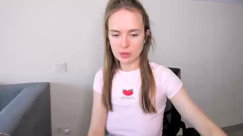 Snapshot of marylee_21 chatting on March 13, 7:26 am Mari online show from March 13, 7:26 am