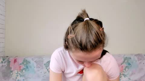 Snapshot of marylee_21 chatting on April 16, 8:15 am Mari online show from April 16, 8:15 am