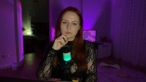 SirenVictoria online show from May 14, 8:15 pm