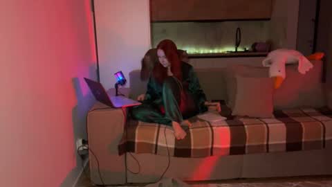 SirenVictoria online show from May 29, 8:40 pm