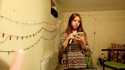 Snapshot of marylourosmarin chatting on March 30, 5:14 pm Trixie online show from March 30, 5:14 pm