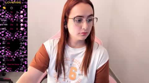 Dulce Maria online show from February 11, 5:47 am