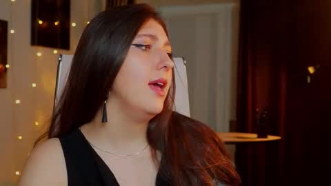 Mary Miller online show from September 20, 9:32 am