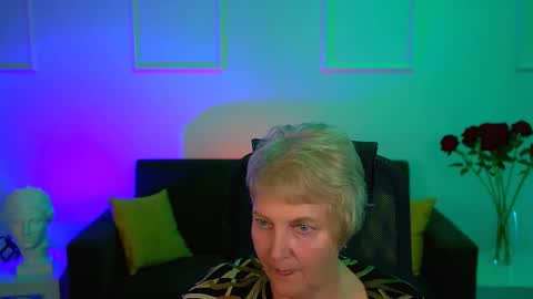 Snapshot of marymogan chatting on October 6, 8:12 am marymogan online show from October 6, 8:12 am