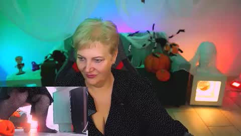 Snapshot of marymogan chatting on October 31, 4:57 am marymogan online show from October 31, 4:57 am