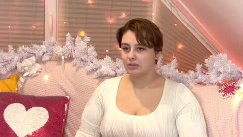 Snapshot of marymurrays chatting on December 30, 4:29 pm MaryMurrays online show from December 30, 4:29 pm