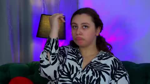 Snapshot of marymurrays chatting on March 23, 6:23 pm MaryMurrays online show from March 23, 6:23 pm