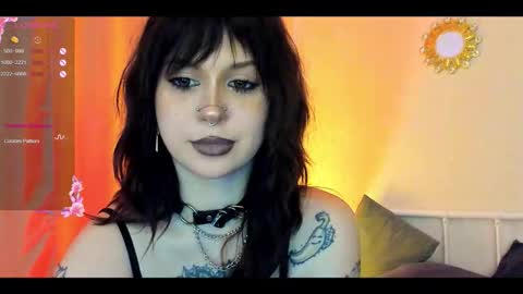 Snapshot of marynixoxo chatting on October 18, 8:37 am Mary x online show from October 18, 8:37 am