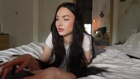 Snapshot of marypsiss chatting on July 21, 10:50 am Marina online show from July 21, 10:50 am