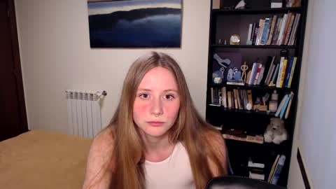 Snapshot of marytiny chatting on April 9, 7:19 pm Mary online show from April 9, 7:19 pm