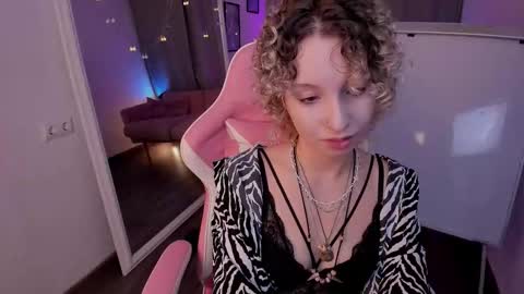 Mary online show from December 2, 5:24 am