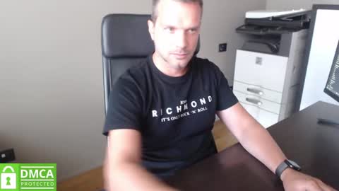 Snapshot of maschiodavide89 chatting on August 3, 10:32 am David online show from August 3, 10:32 am