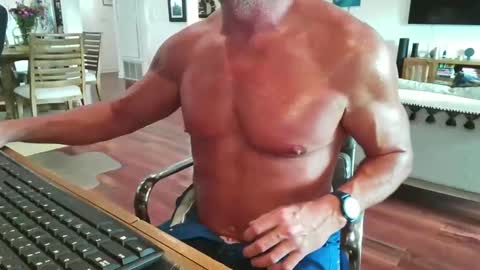 Snapshot of mascmuscle49 chatting on December 13, 7:53 pm mascmuscle49 online show from December 13, 7:53 pm