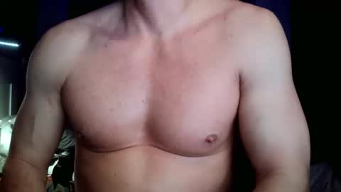 Snapshot of mascmuscles chatting on February 14, 12:18 am Muscle In LA online show from February 14, 12:18 am