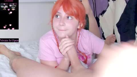 Snapshot of masha_flower chatting on October 23, 12:32 am masha_flower online show from October 23, 12:32 am