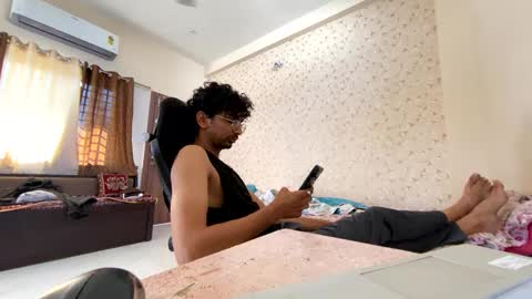 Snapshot of maskboyz2003 chatting on October 1, 3:45 am maskboyz2003 online show from October 1, 3:45 am