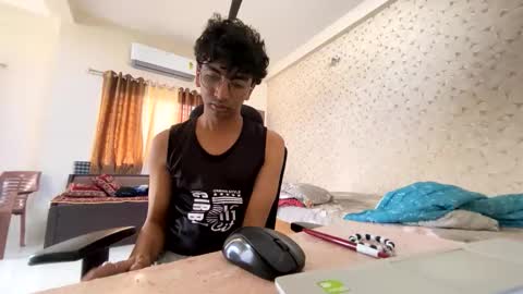 Snapshot of maskboyz2003 chatting on October 14, 3:07 am maskboyz2003 online show from October 14, 3:07 am