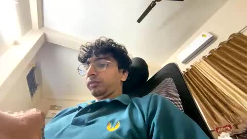 Snapshot of maskboyz2003 chatting on October 17, 5:37 pm maskboyz2003 online show from October 17, 5:37 pm