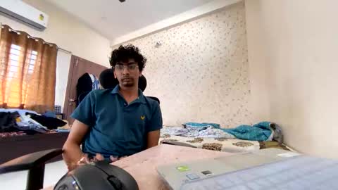 Snapshot of maskboyz2003 chatting on October 24, 3:58 am maskboyz2003 online show from October 24, 3:58 am