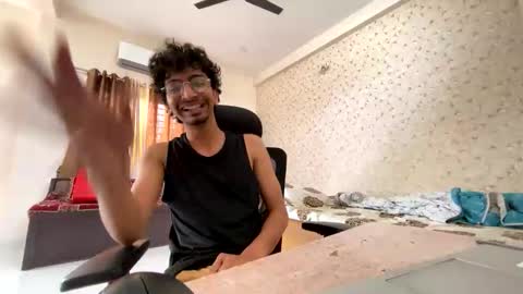 Snapshot of maskboyz2003 chatting on October 25, 2:30 am maskboyz2003 online show from October 25, 2:30 am