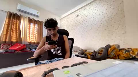 Snapshot of maskboyz2003 chatting on November 7, 3:06 am maskboyz2003 online show from November 7, 3:06 am