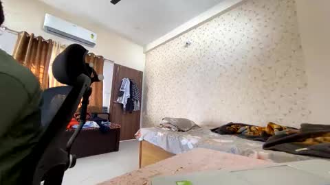 Snapshot of maskboyz2003 chatting on November 9, 3:38 am maskboyz2003 online show from November 9, 3:38 am