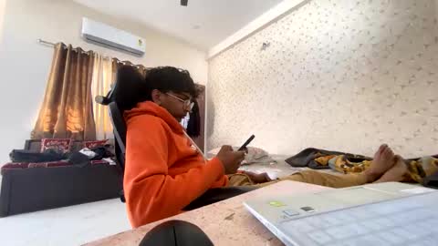 Snapshot of maskboyz2003 chatting on November 13, 4:11 am maskboyz2003 online show from November 13, 4:11 am