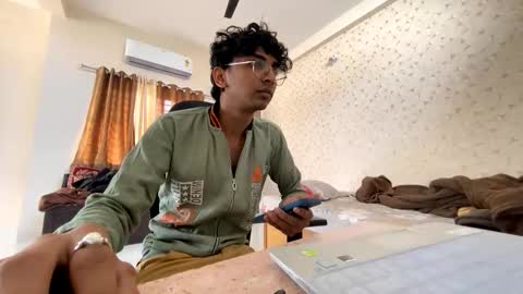 Snapshot of maskboyz2003 chatting on November 23, 4:01 am maskboyz2003 online show from November 23, 4:01 am