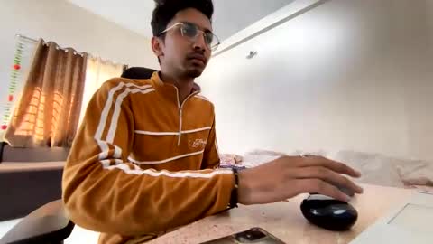 Mask Boy online show from December 17, 4:12 am