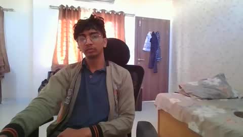 Mask Boy online show from December 14, 3:23 am