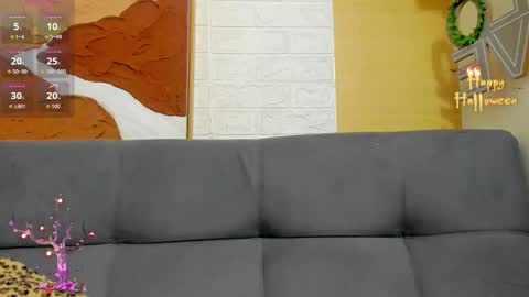 Snapshot of maskedgirl01 chatting on October 11, 8:18 pm Scarlet online show from October 11, 8:18 pm