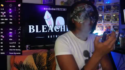 maskedmilf822397 online show from October 30, 3:19 am