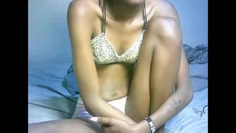 Snapshot of maskgang001 chatting on November 1, 1:40 am maskgang001 online show from November 1, 1:40 am