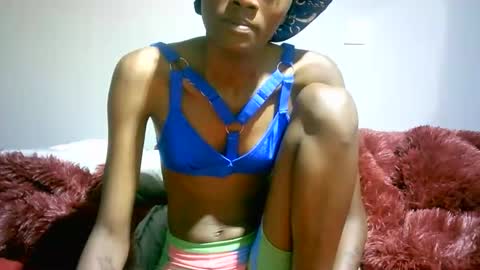 Snapshot of maskgang001 chatting on December 2, 2:28 am maskgang001 online show from December 2, 2:28 am