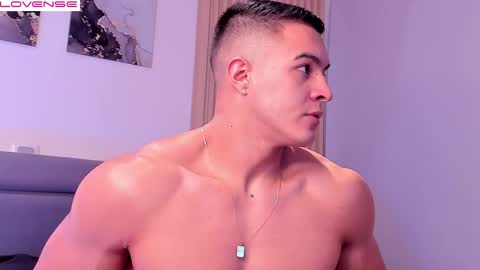 Snapshot of mason_bennet chatting on October 5, 10:13 am Mason Bennet online show from October 5, 10:13 am