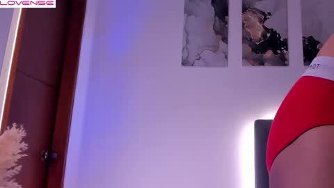 Snapshot of mason_bennet chatting on October 18, 10:43 pm Mason Bennet online show from October 18, 10:43 pm