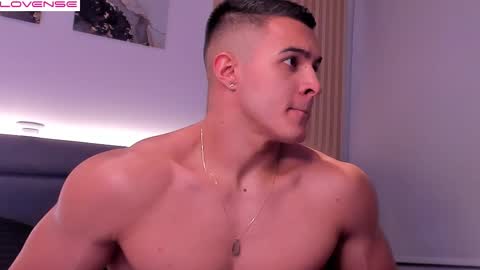 Snapshot of mason_bennet chatting on October 29, 10:11 pm Mason Bennet online show from October 29, 10:11 pm