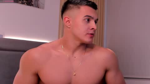 Mason Bennet online show from April 25, 9:45 pm