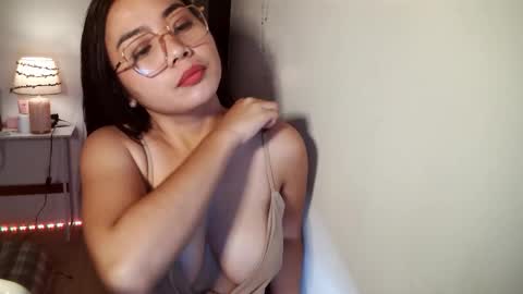 Snapshot of masquerade_girl4 chatting on October 16, 10:49 am masquerade girl4 online show from October 16, 10:49 am