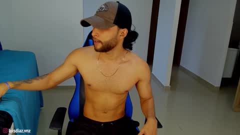 Snapshot of massatgeserotics chatting on October 29, 10:22 pm I Am Odin online show from October 29, 10:22 pm