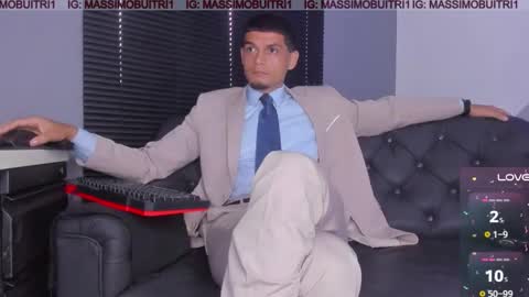 I am Massimo online show from December 16, 12:43 pm