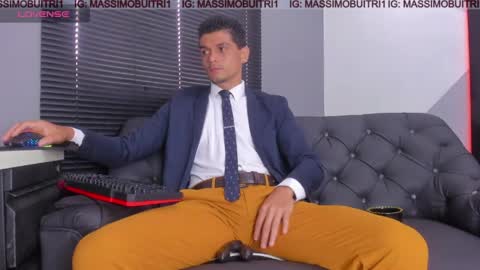Snapshot of massimo_g chatting on April 16, 2:07 pm I am Massimo online show from April 16, 2:07 pm