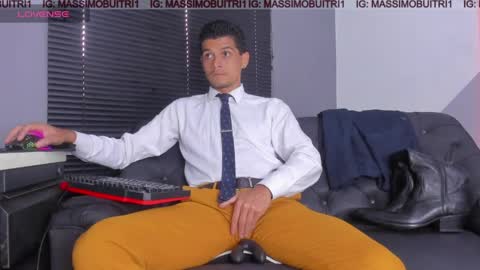 Snapshot of massimo_g chatting on April 16, 10:34 pm I am Massimo online show from April 16, 10:34 pm